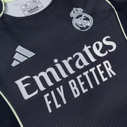 Kit da calcio da trasferta per bambini del Real Madrid (maglia+pantaloncini+calzini) 2025/26